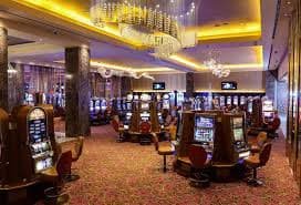 Tampilan roda roulette dengan streaming HD dari multiple angles